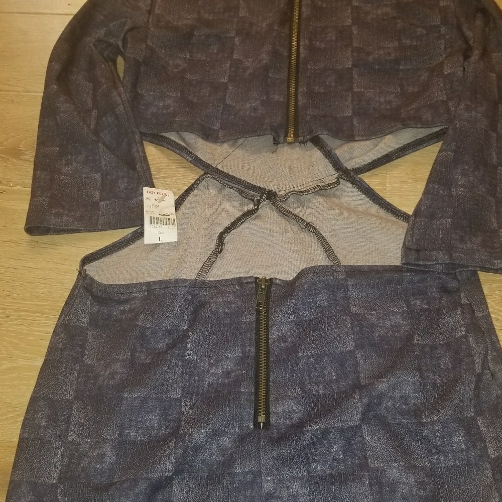 Dress - Picture 4 of 4